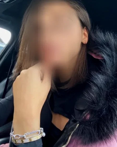 Amelie, 28