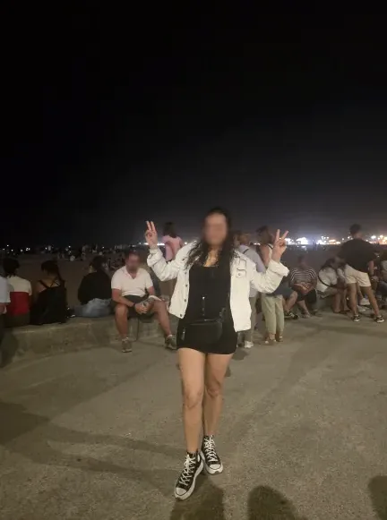 Büsra, 37