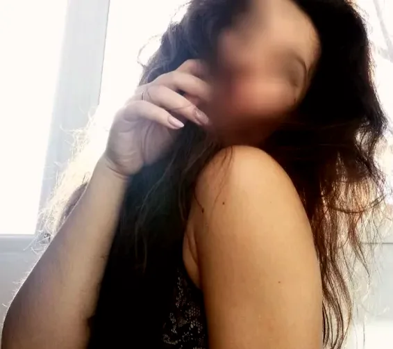 Carla, 35