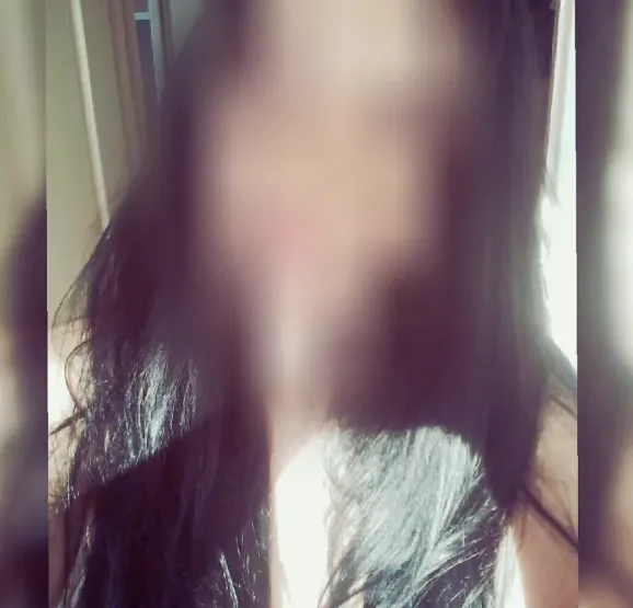 Emma, 30