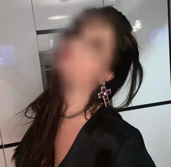 Helena, 38