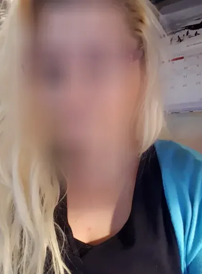 Laura, 40