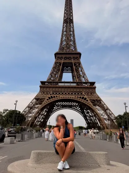 Nadine, 27