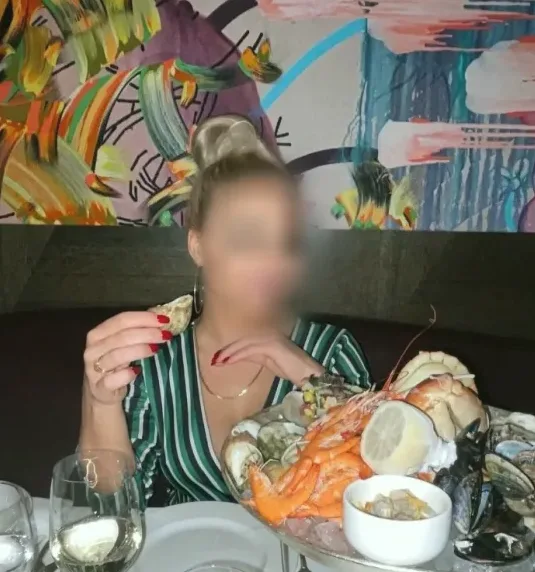 Neele, 32