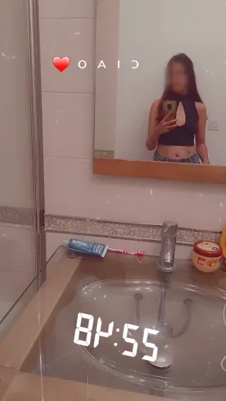 Paula, 23