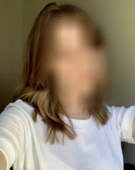 Selina, 28