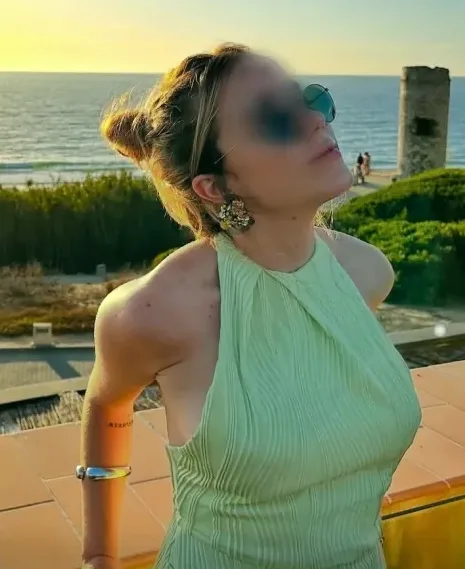 Selina, 38