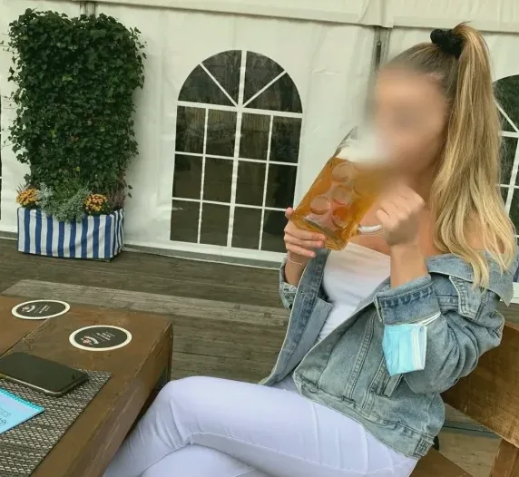 Simone, 26
