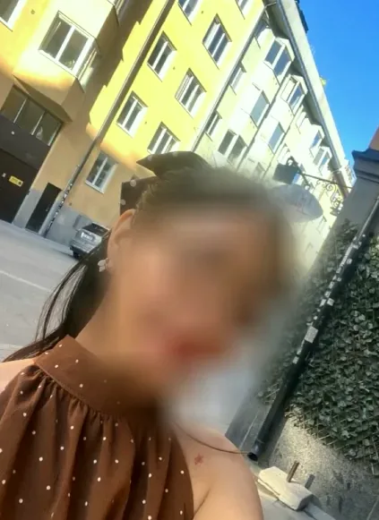 Viktoria, 26