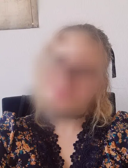 Yvonne, 32