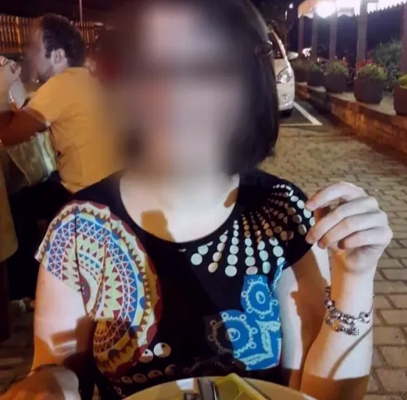 Yvonne, 32